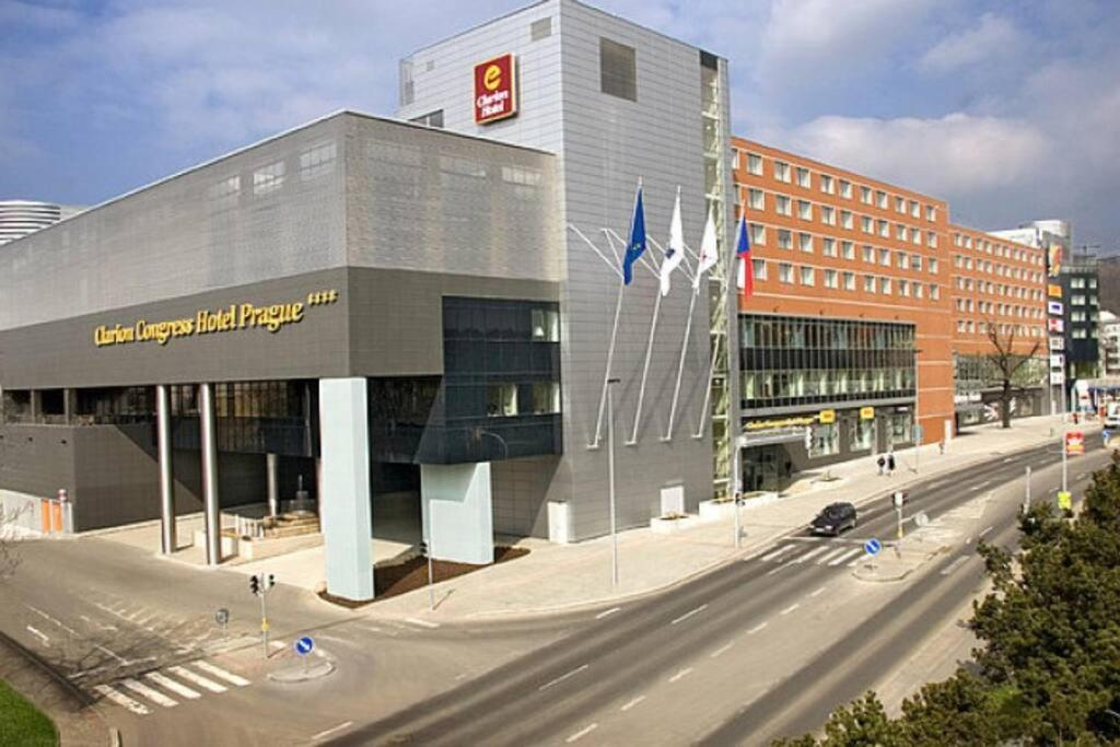Entire Apartment, Near Clarion, O2 Arena, Metro 3 Min, Easter Market In Center 15 Min Appartement